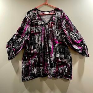 Avenue button down shirt in a women’s 26/28